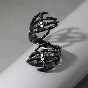 Men skeleton hand design wrap ring